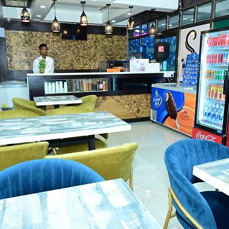 Hotel Sgt Plaza Varanasi Dış mekan fotoğraf