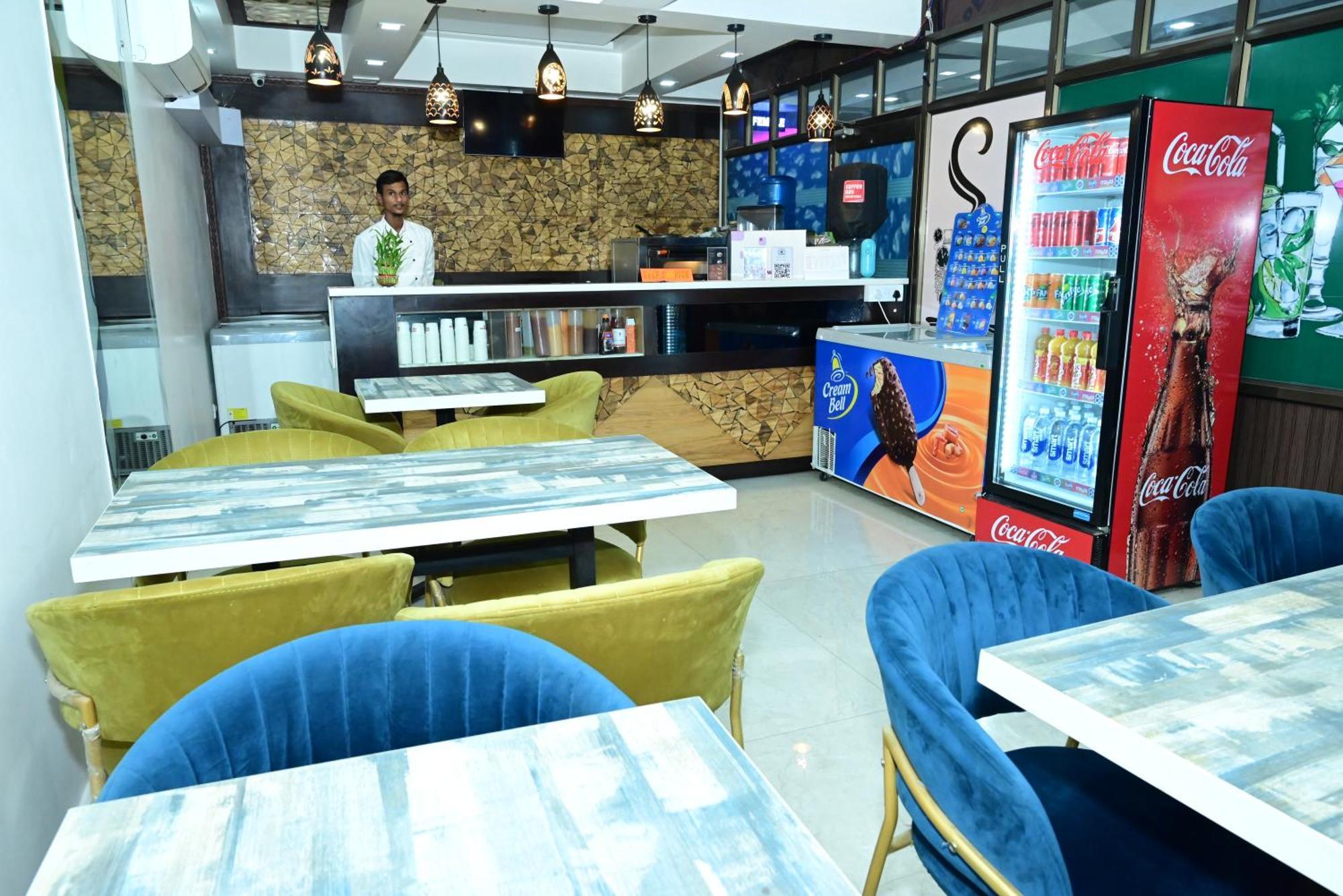 Hotel Sgt Plaza Varanasi Dış mekan fotoğraf
