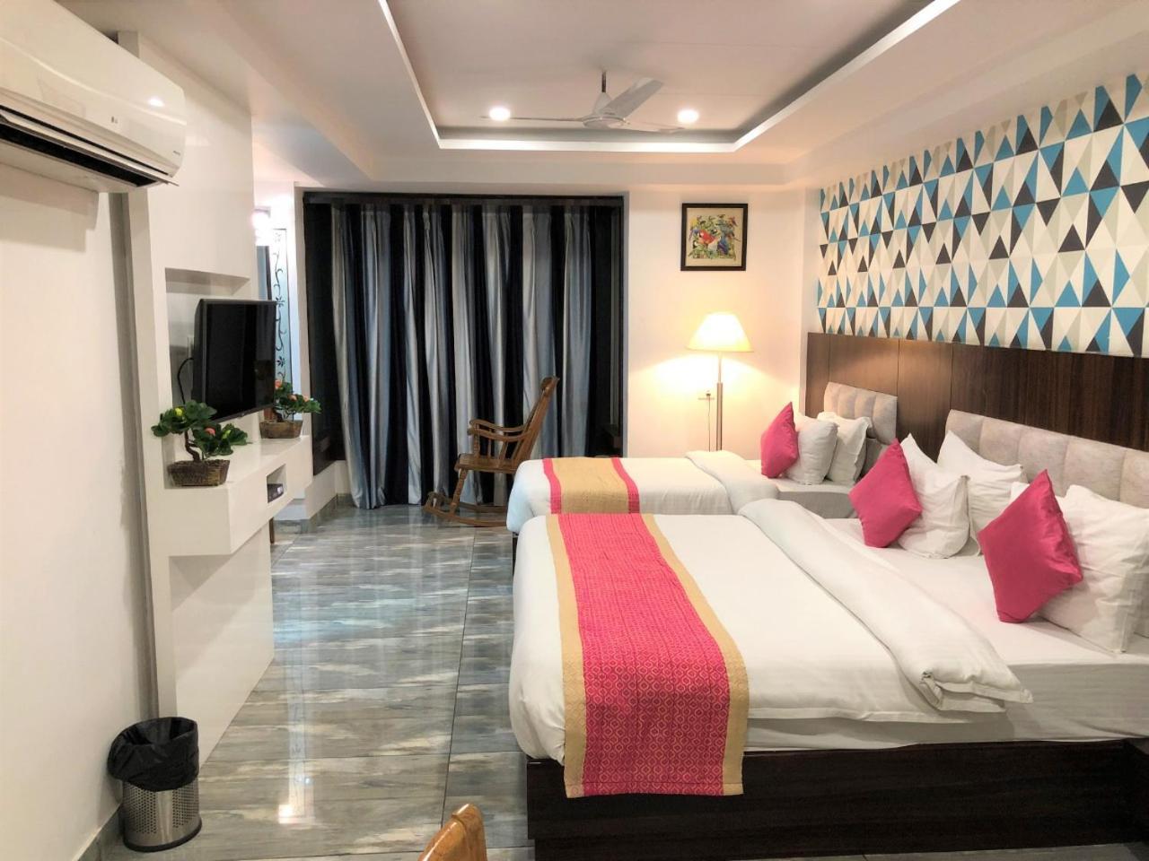 Hotel Sgt Plaza Varanasi Dış mekan fotoğraf