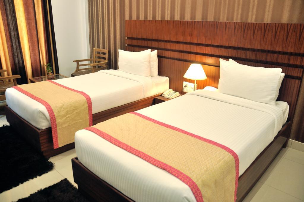 Hotel Sgt Plaza Varanasi Dış mekan fotoğraf