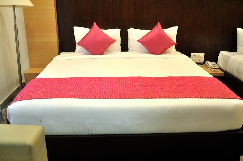 Hotel Sgt Plaza Varanasi Dış mekan fotoğraf