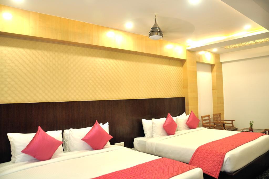 Hotel Sgt Plaza Varanasi Dış mekan fotoğraf