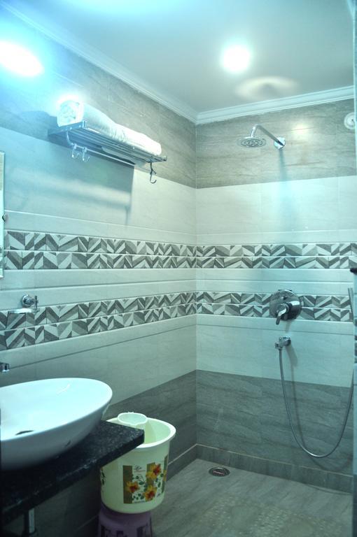Hotel Sgt Plaza Varanasi Dış mekan fotoğraf